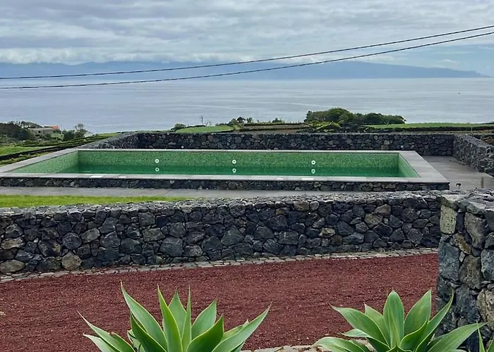 Casas Da Prainha D Prainha (Sao Roque do Pico)